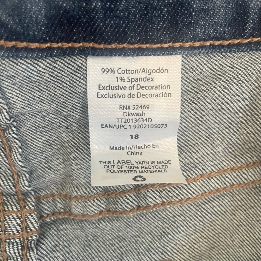 NWT Time and Tru High Rise Cropped Relax Fit Distressed Jeans Size 18 Plus - Picture 4 of 7